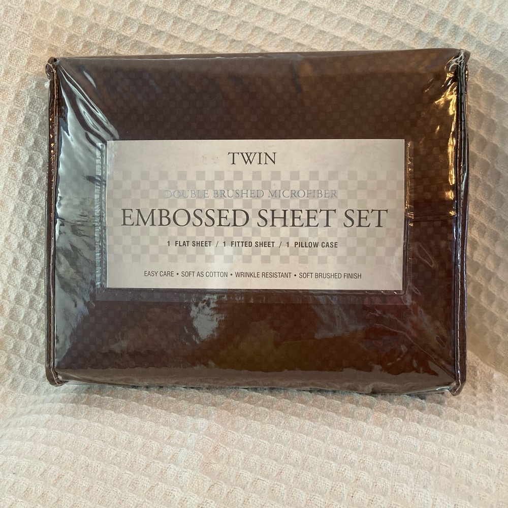 Double Brushed Microfiber Embossed Brown Twin Size Sheet Set